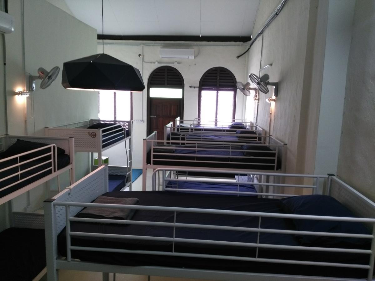 Vloft Backpackers Hostel Іпох Екстер'єр фото
